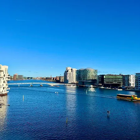 Apt. With Amazing Harbour View And Private Parking Apartment *