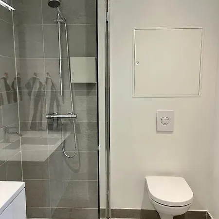 Apt. With Amazing Harbour View And Private Parking