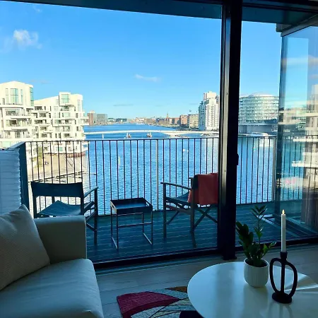 Apt. With Amazing Harbour View And Private Parking Apartment *